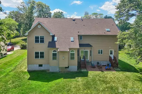 Exterior - 6 Willow Dr, Edison, NJ 08820 photo 6 of 8