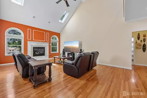 Living - 6 Willow Dr, Edison, NJ 08820 photo 2 of 2