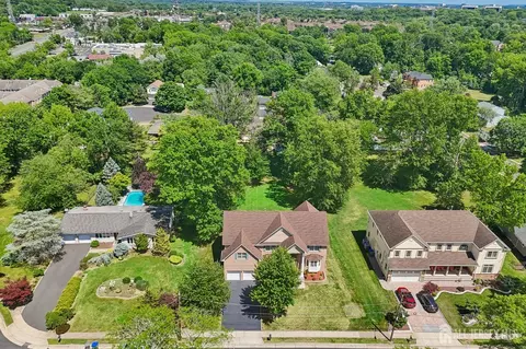 View/Area - 6 Willow Dr, Edison, NJ 08820 photo 2 of 4