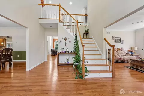 Entry Way - 6 Willow Dr, Edison, NJ 08820 photo 2 of 3