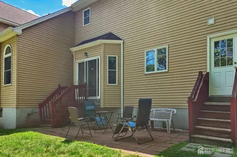 Exterior - 6 Willow Dr, Edison, NJ 08820 photo 3 of 8