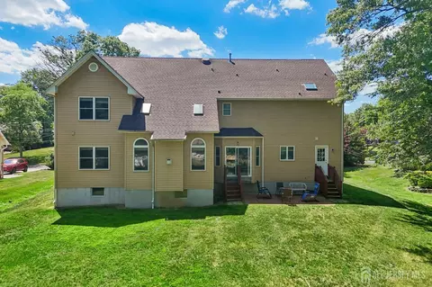 Exterior - 6 Willow Dr, Edison, NJ 08820 photo 5 of 8