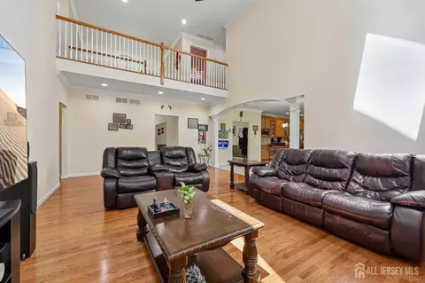 Other - 6 Willow Dr, Edison, NJ 08820 photo 4 of 12