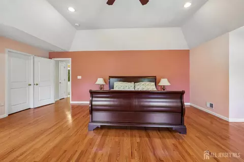 Bedroom - 6 Willow Dr, Edison, NJ 08820 photo 5 of 6
