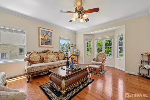 Living - 6 Willow Dr, Edison, NJ 08820 photo 1 of 2
