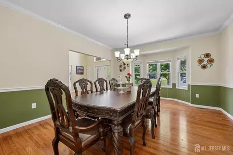 Dining - 6 Willow Dr, Edison, NJ 08820 photo 2 of 2