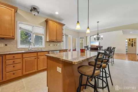 Other - 6 Willow Dr, Edison, NJ 08820 photo 7 of 12