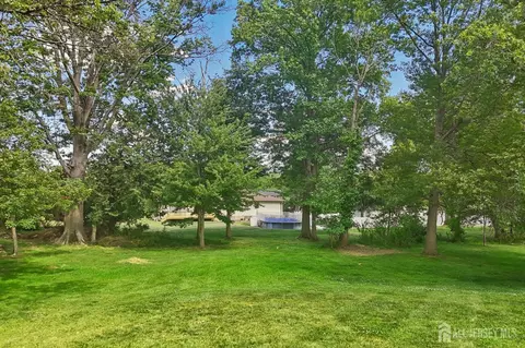 Exterior - 6 Willow Dr, Edison, NJ 08820 photo 8 of 8