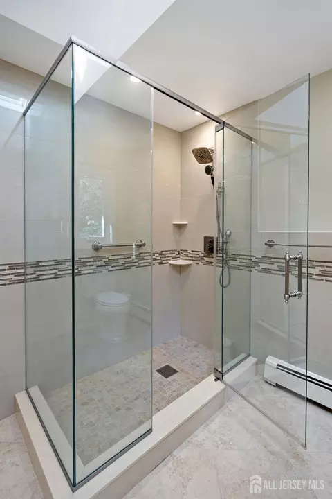 Bath - 3 Anthony Ave, Edison, NJ 08820 photo 5 of 7