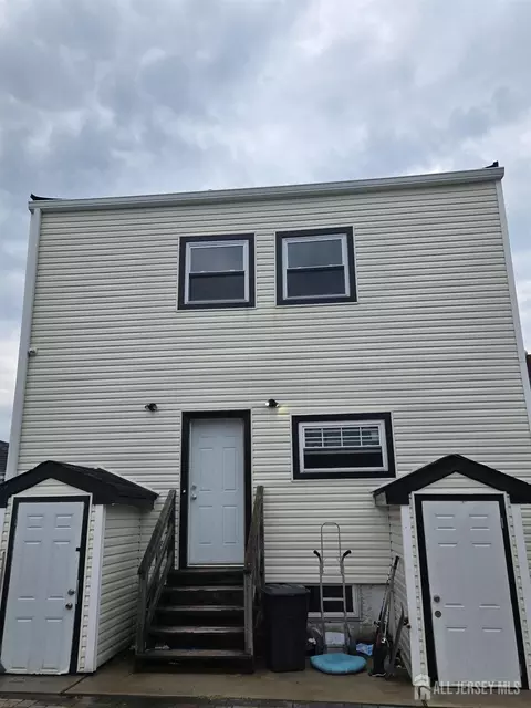 39 Union St, Carteret, NJ 07008