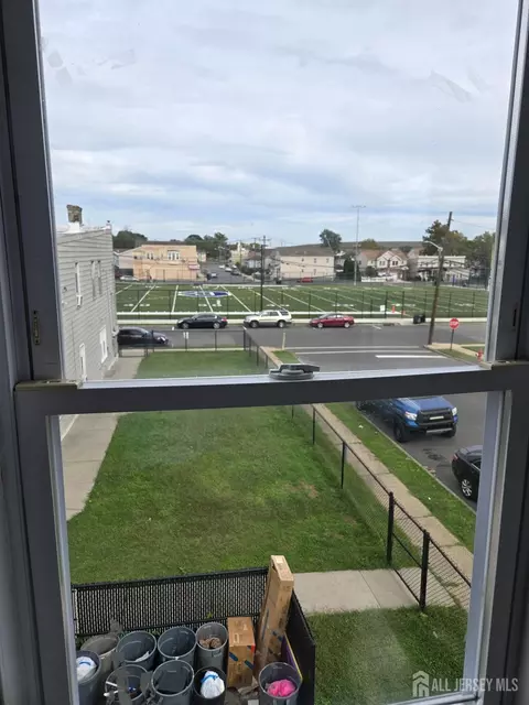 39 Union St, Carteret, NJ 07008