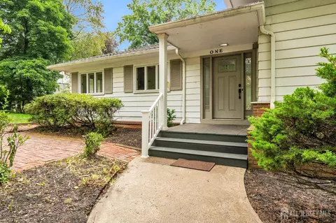 1 Wakefield Ln, Piscataway, NJ 08854