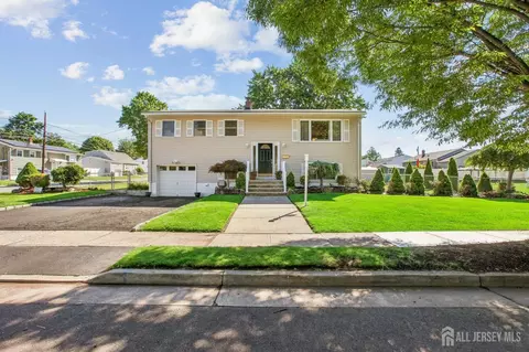 1 Harte Pl, Piscataway, NJ 08854
