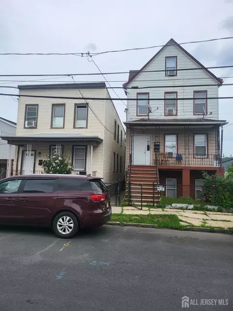 640 Elizabeth St, Perth Amboy, NJ 08861