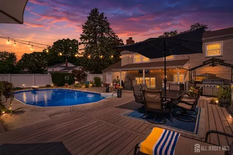 443 Old Stage Rd, Spotswood, NJ 08884