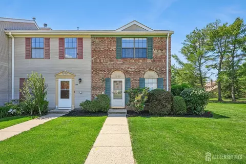 289 Bromley Pl, East Brunswick, NJ 08816