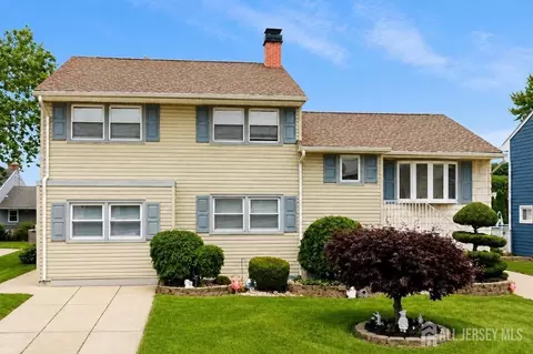 13 Ginda Ave, Carteret, NJ 07008