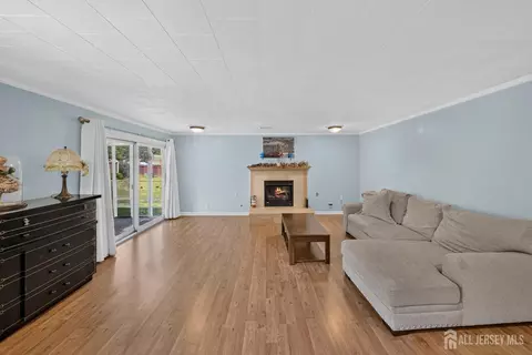 Living - 41 Weldon Rd, Edison, NJ 08817 photo 3 of 6
