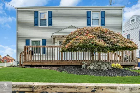 686 Colgate Ave, Perth Amboy, NJ 08861