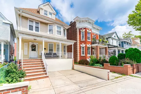 128 Lewis St, Perth Amboy, NJ 08861