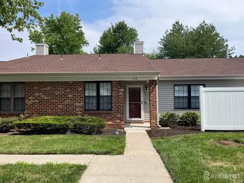 142 Wycoff Way W, East Brunswick, NJ 08816