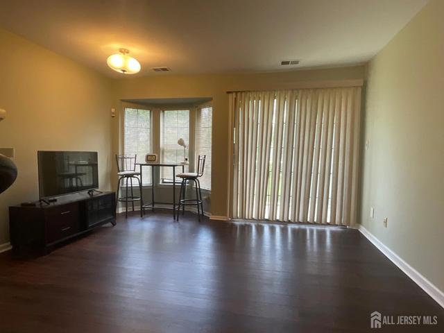 36 Lear Ct, East Brunswick, NJ 08816