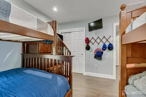 Bedroom - 10 Bittersweet Dr, Jackson, NJ 08527 photo 3 of 8