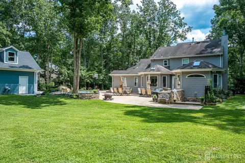 Exterior - 10 Bittersweet Dr, Jackson, NJ 08527 photo 6 of 10
