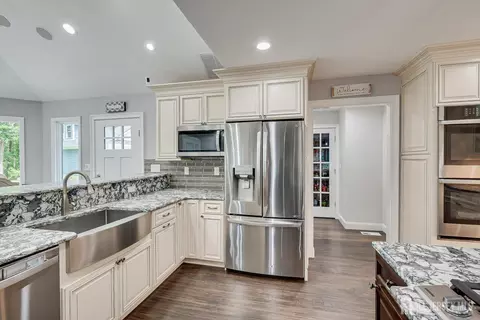 Kitchen - 10 Bittersweet Dr, Jackson, NJ 08527 photo 6 of 7