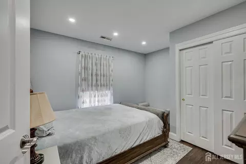 Bedroom - 10 Bittersweet Dr, Jackson, NJ 08527 photo 5 of 8