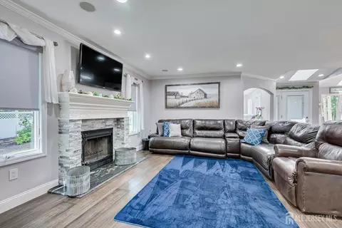 Living - 10 Bittersweet Dr, Jackson, NJ 08527 photo 2 of 2
