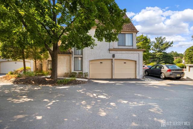 124 Park Gate Dr, Edison, NJ 08820