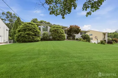 6 New Dover Rd, East Brunswick, NJ 08816