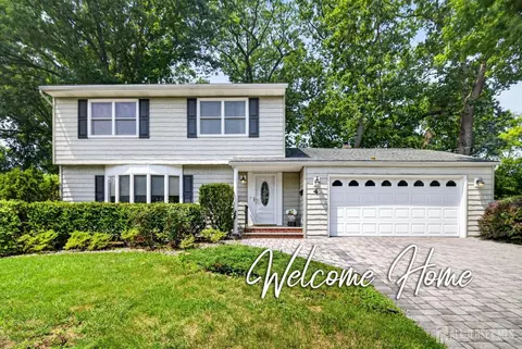 4 Darby Rd, East Brunswick, NJ 08816