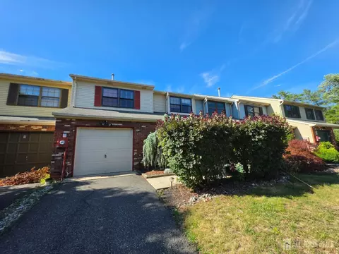 11 Walton Ct, East Brunswick, NJ 08816