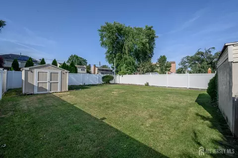 Exterior - 27 S Robert St S, Sewaren, NJ 07077 photo 4 of 8