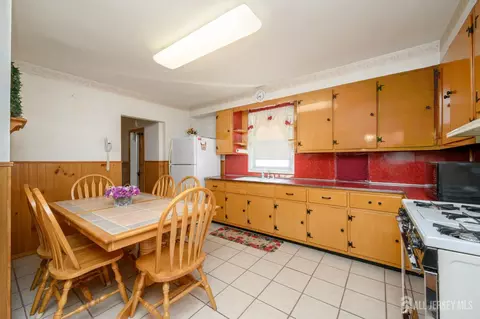 Kitchen - 27 S Robert St S, Sewaren, NJ 07077 photo 1 of 5
