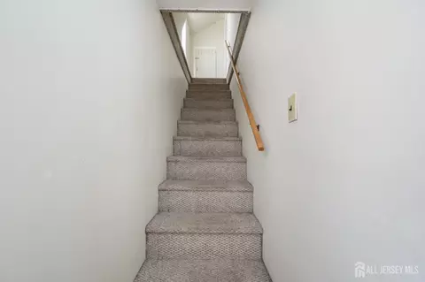Entry Way - 27 S Robert St S, Sewaren, NJ 07077 photo 4 of 8