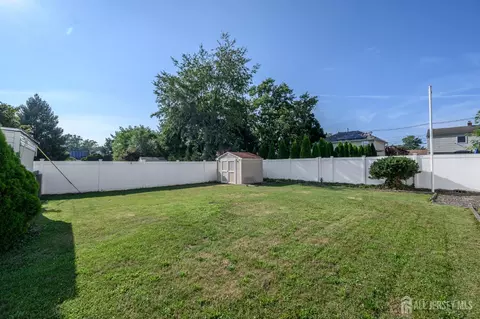 Exterior - 27 S Robert St S, Sewaren, NJ 07077 photo 5 of 8
