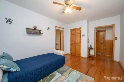 Bedroom - 27 S Robert St S, Sewaren, NJ 07077 photo 2 of 5