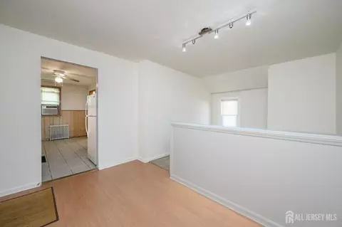 Entry Way - 27 S Robert St S, Sewaren, NJ 07077 photo 6 of 8
