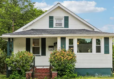 17 Magnolia Ave, Plumsted, NJ 08533
