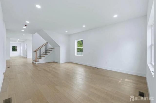 617 Fairview Ave, Piscataway, NJ 08854