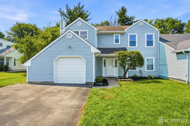 3 Karnell Ct, Edison, NJ 08820