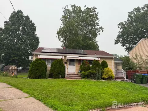89 Oak Ln, Edison, NJ 08817