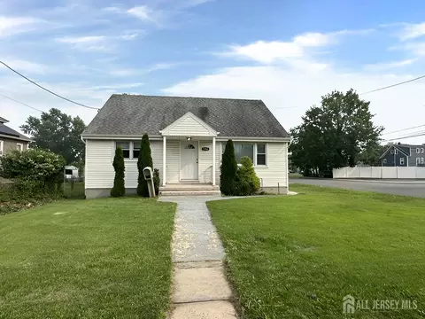 796 Hamilton St, Somerset, NJ 08873