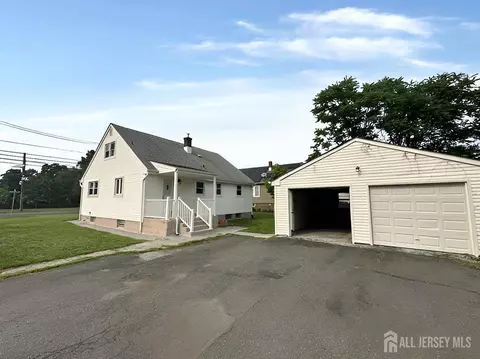 796 Hamilton St, Somerset, NJ 08873