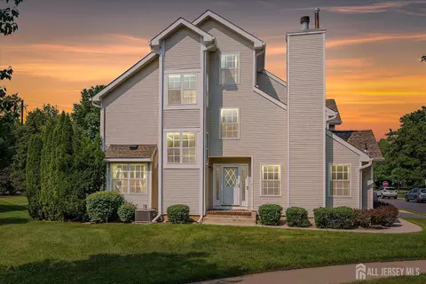 15 Allison Ct, South Brunswick, NJ 08852