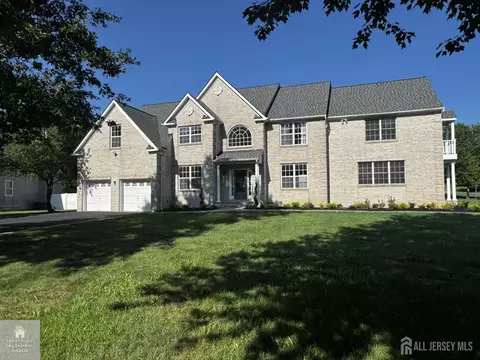 5 Bard Dr, Monroe, NJ 08831