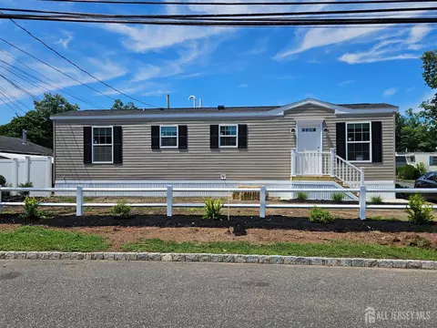 428 Kenbury Rd, Branchburg, NJ 08876